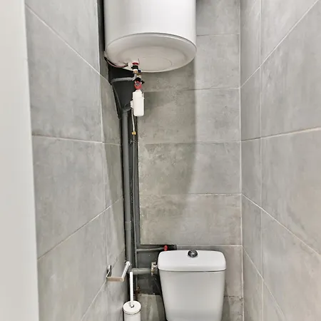 Compact In Practical & Convenient Lägenhet