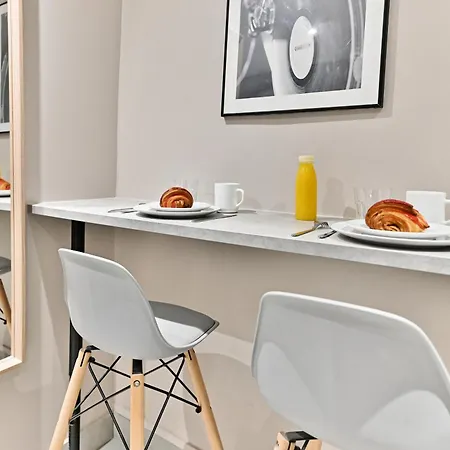 Compact In Practical & Convenient Apartmán Paříž