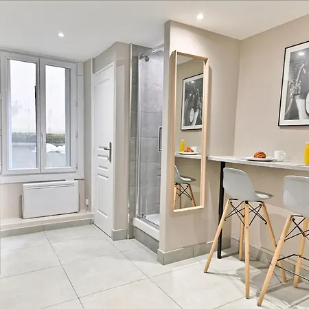 Apartment Compact In Practical & Convenient *