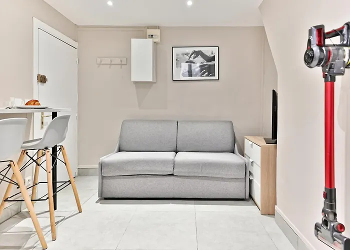 Compact In Practical & Convenient Appartement Parijs