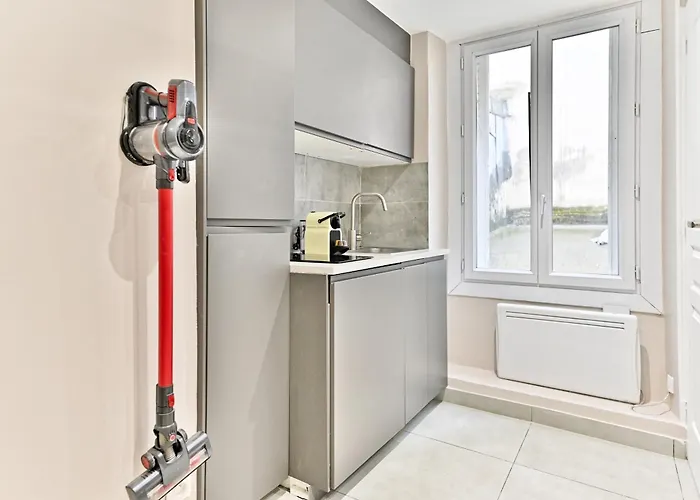 Compact In Practical & Convenient דירה *