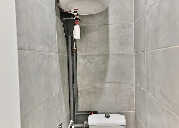 Compact In Practical & Convenient Apartamento