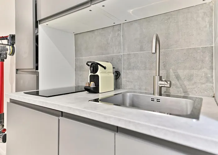 Compact In Practical & Convenient Apartamento *